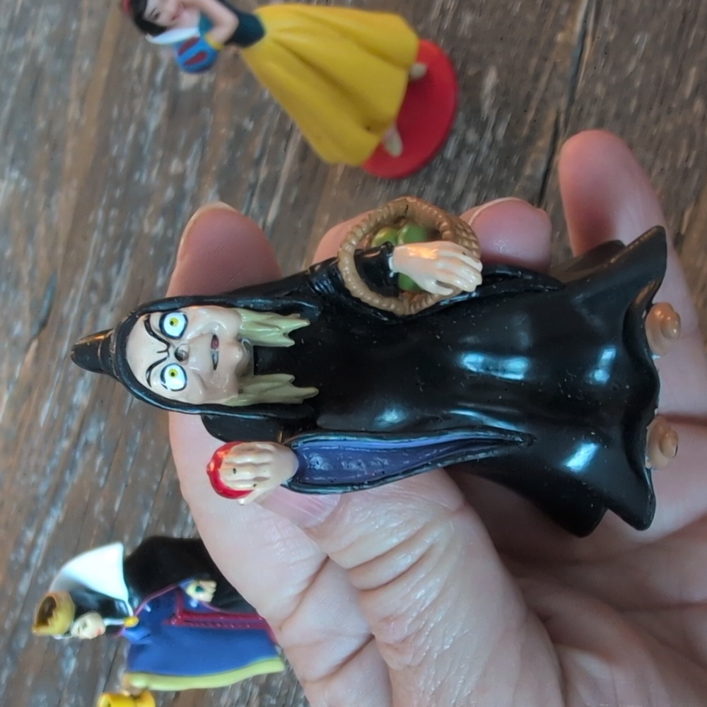 Disney PVC Princess Snow White and Villains Figurine Set - Picture 4 of 10